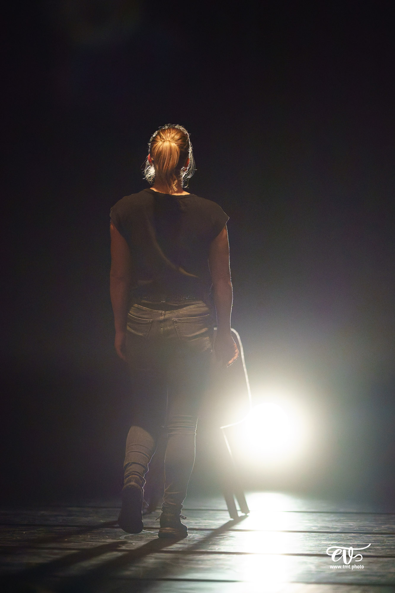 LES CHATOUILLES OU LA DANSE DE LA COLÈRE (ANDRÉA BESCOND)